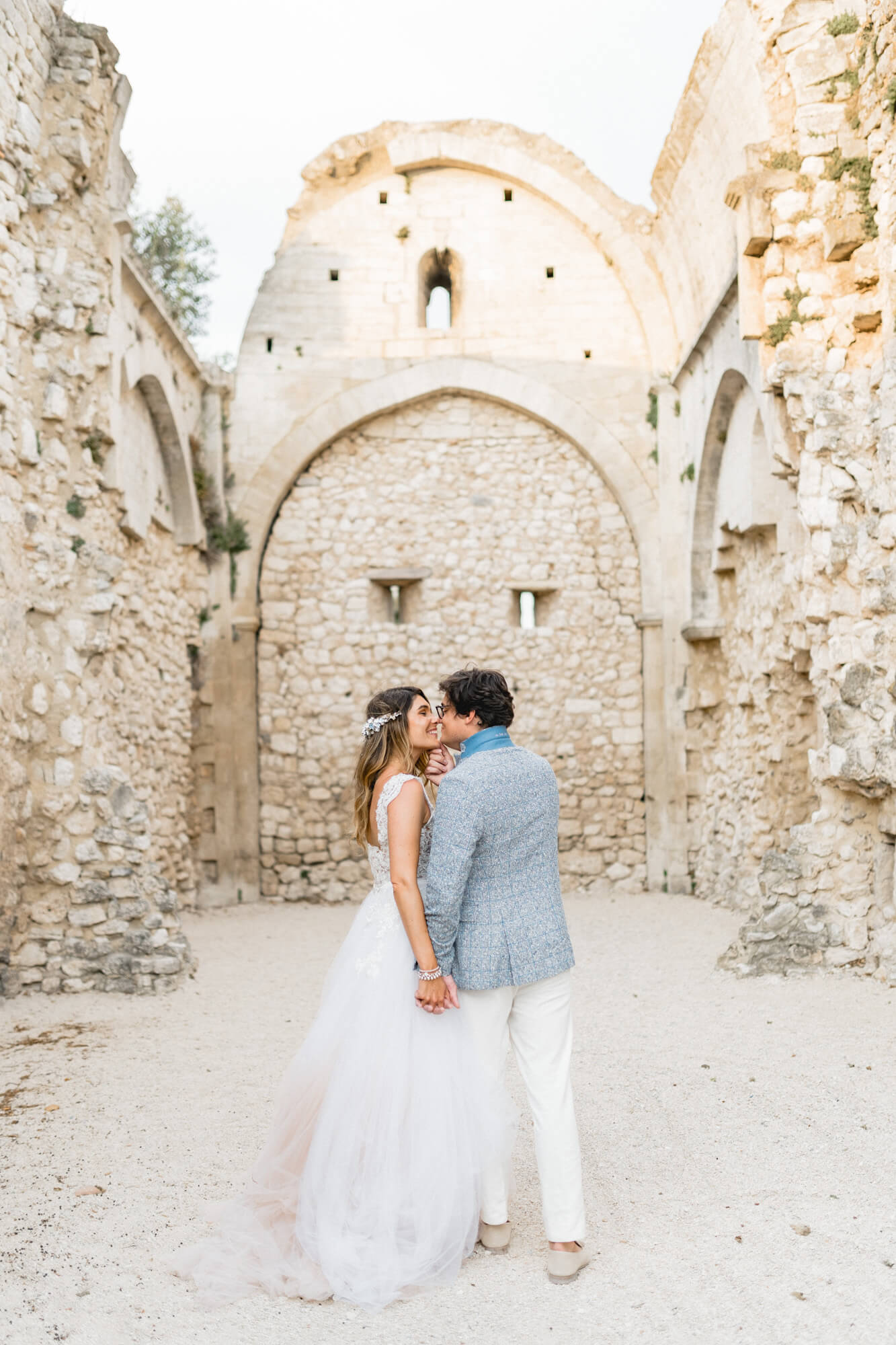 couple de maries dans la Drome au Domaine de Sarson